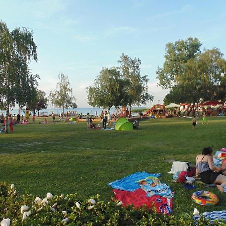 Sosto Apartman Siófok Zewnętrze zdjęcie