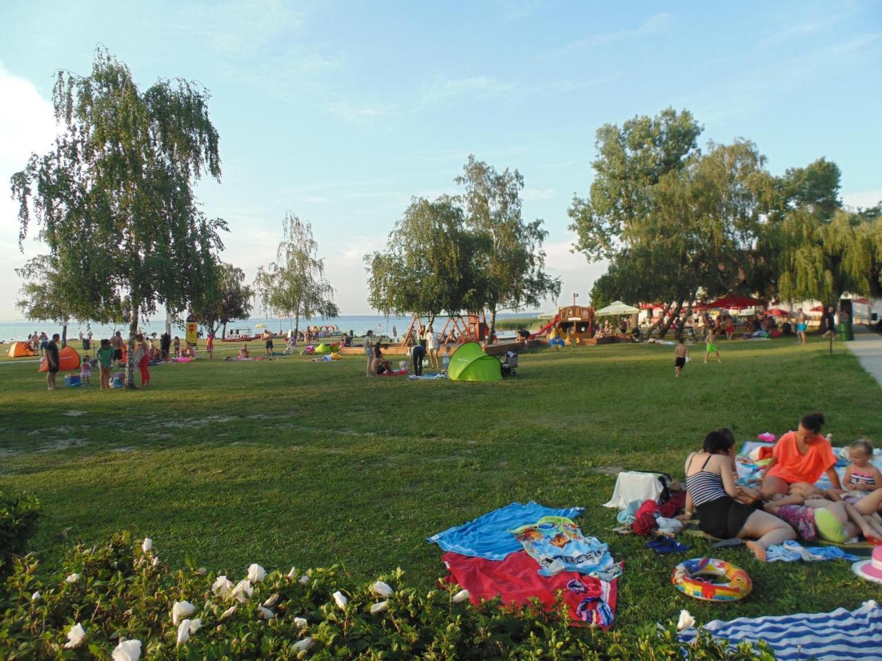 Sosto Apartman Siófok Zewnętrze zdjęcie